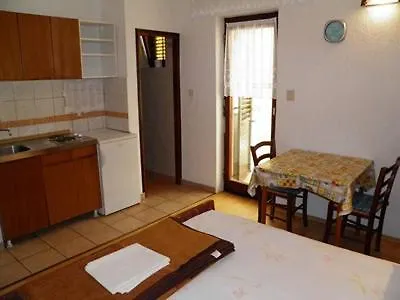 Mirjana 7a * Baška